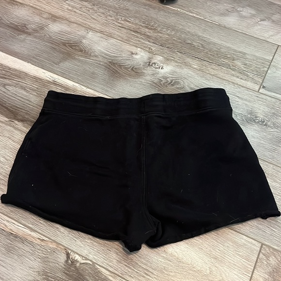Black GAP sweat shorts - Picture 2 of 3